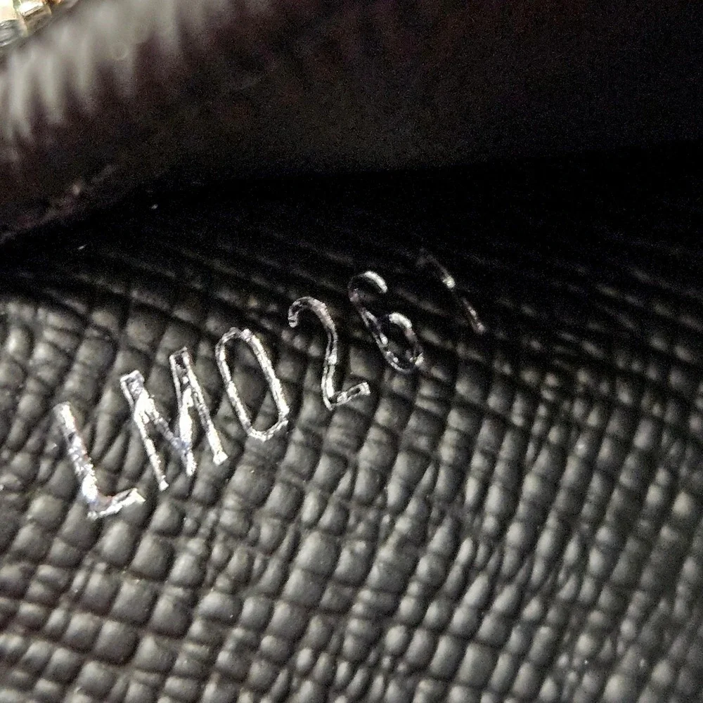 Louis Vuitton Taiga Zippy Organizer NM Black Wallet 2021 France LM0261 READ - Picture 8 of 14